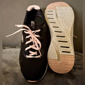 Skechers Lite-Weight women’s runners